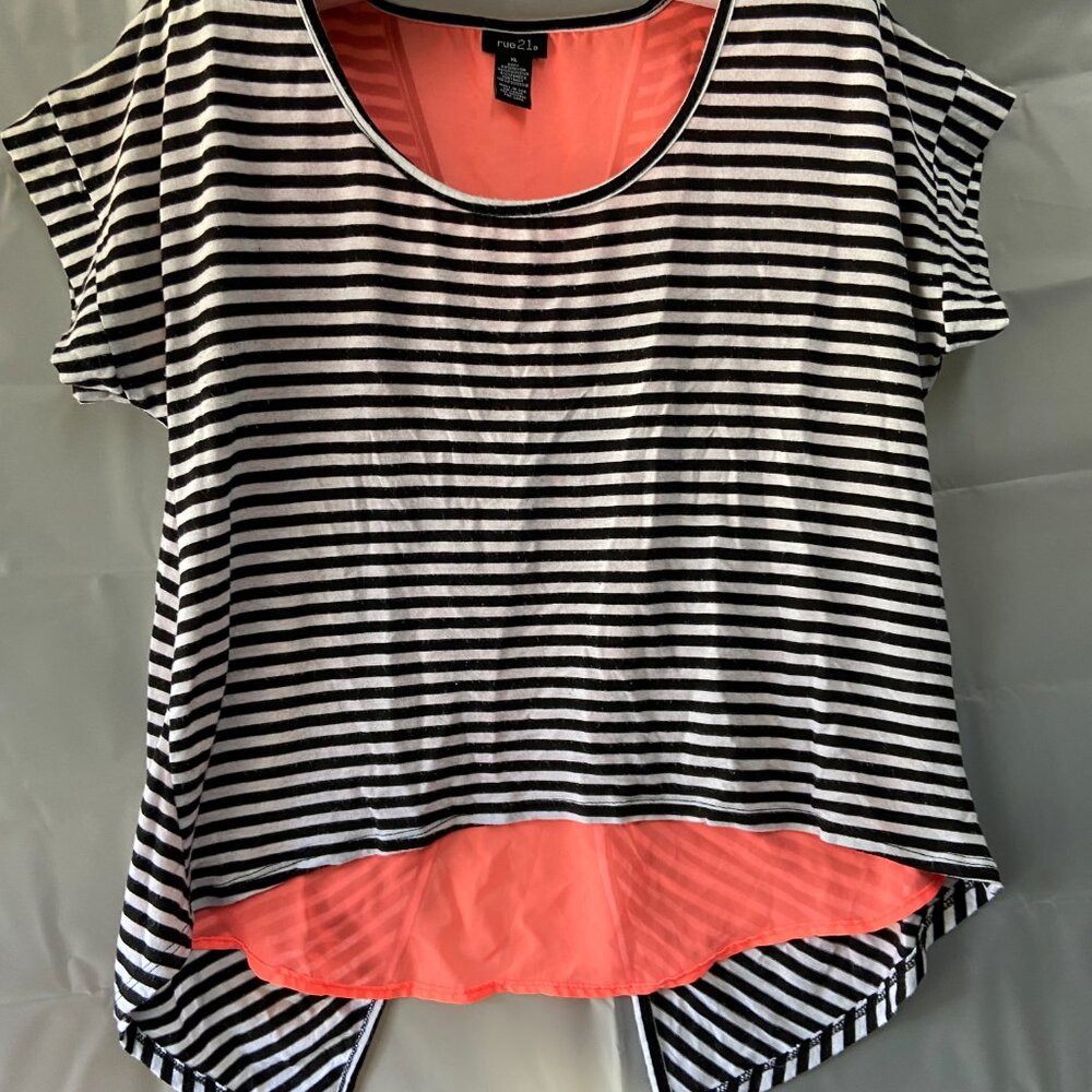 Rue21 X-Large Black and White Striped with Peach Color underlay
